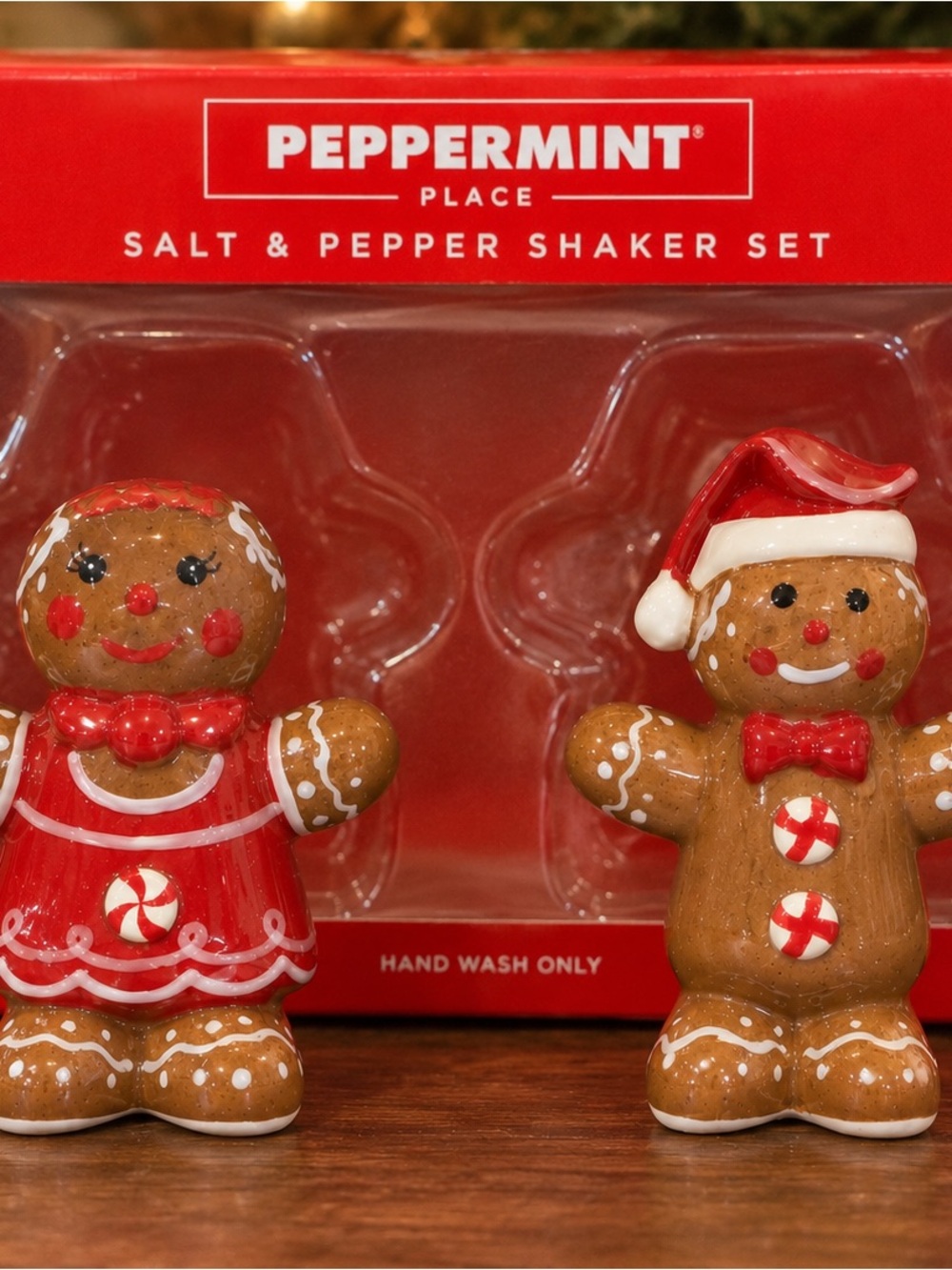 Peppermint Place Gingerbread Salt & Pepper Shakers Christmas NIB Ceramic Set